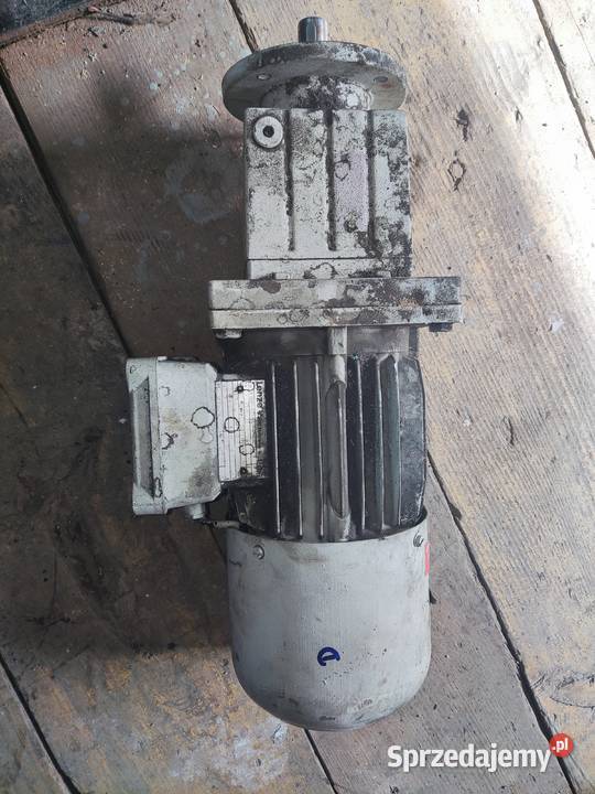 Motoreduktor Lenze 025 kW 037 kW prosty kryza Libusza