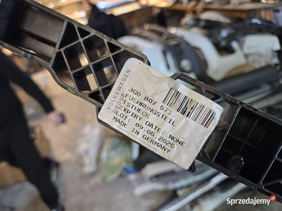 VW PASSAT B8 3G0 ŚLIZG WSPORNIK ZDERZAKA PRZÓD Wzmocnienia, belki i wsporniki