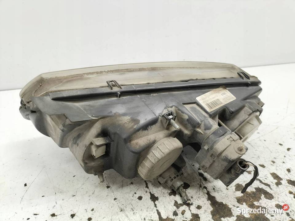 LAMPA PRZÓD PRAWA EU 7701686822 7701042501 Rok produkcji 2000