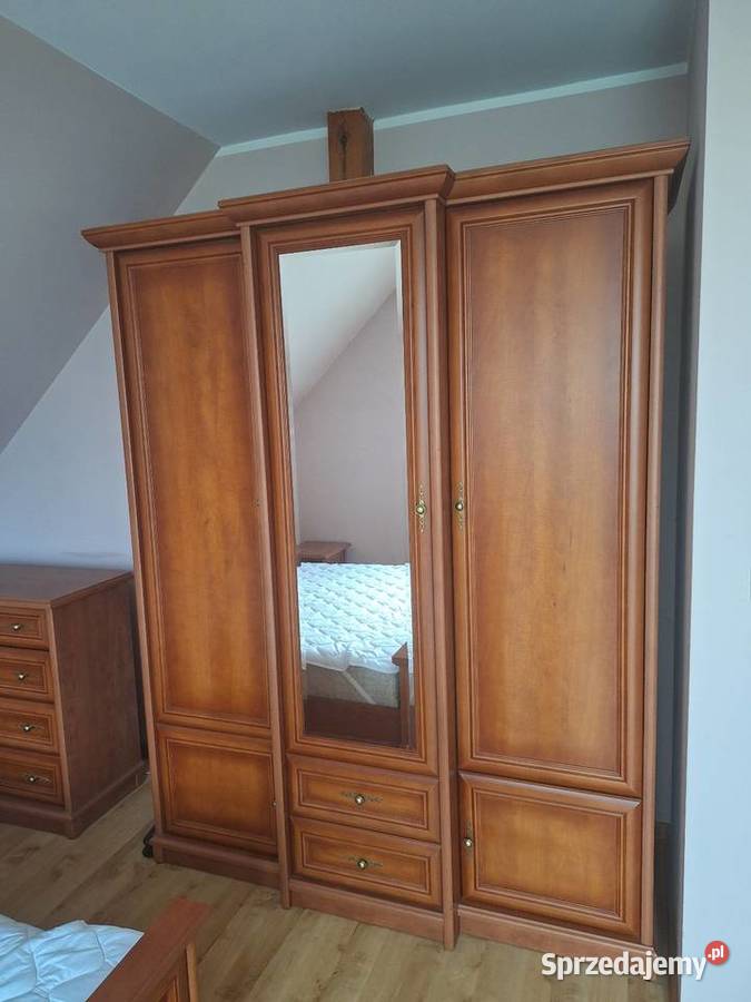 Duża szafa z firmy BOWADE2