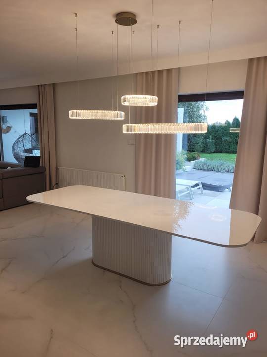 Stół COMODO II złoty dekor pod nogą jadalnia Gierałtowiczki