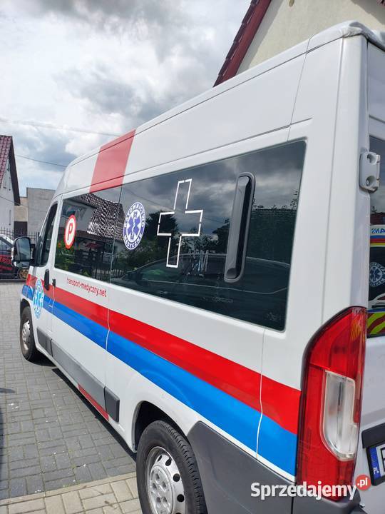 ambulan karetka Rok produkcji 2016 Drągowina sprzedam