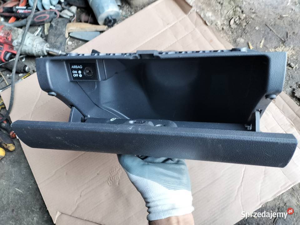 POLO MK4 9N SCHOWEK Kamień-Kolonia