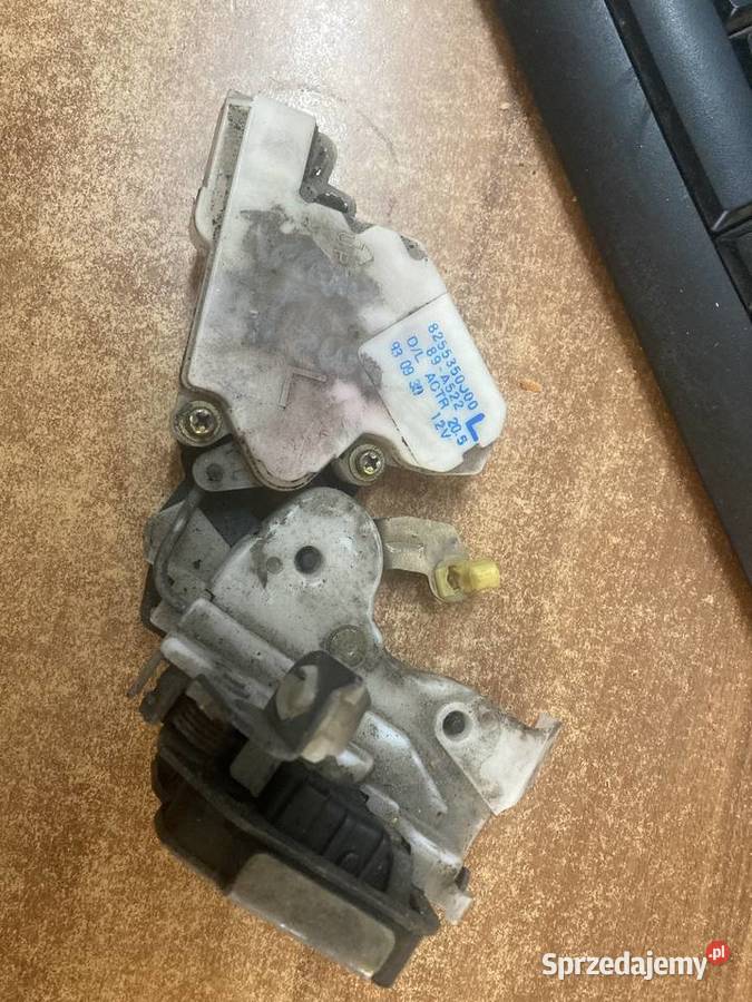 TERRANO II MAVERICK ZAMEK DRZWI LEWY PRZÓD 9399r Rakoniewice