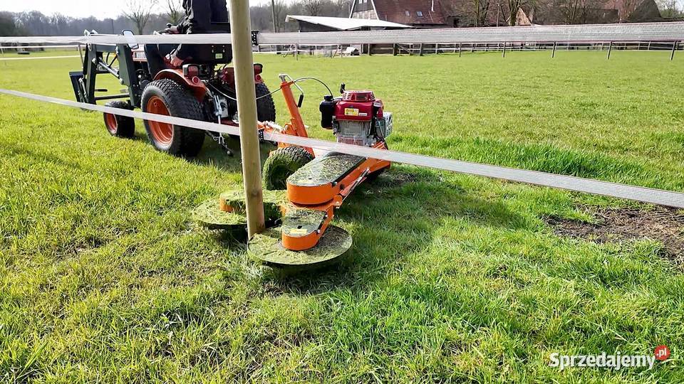 Kosiarka spalinowa do koszenia wokół słupów farm