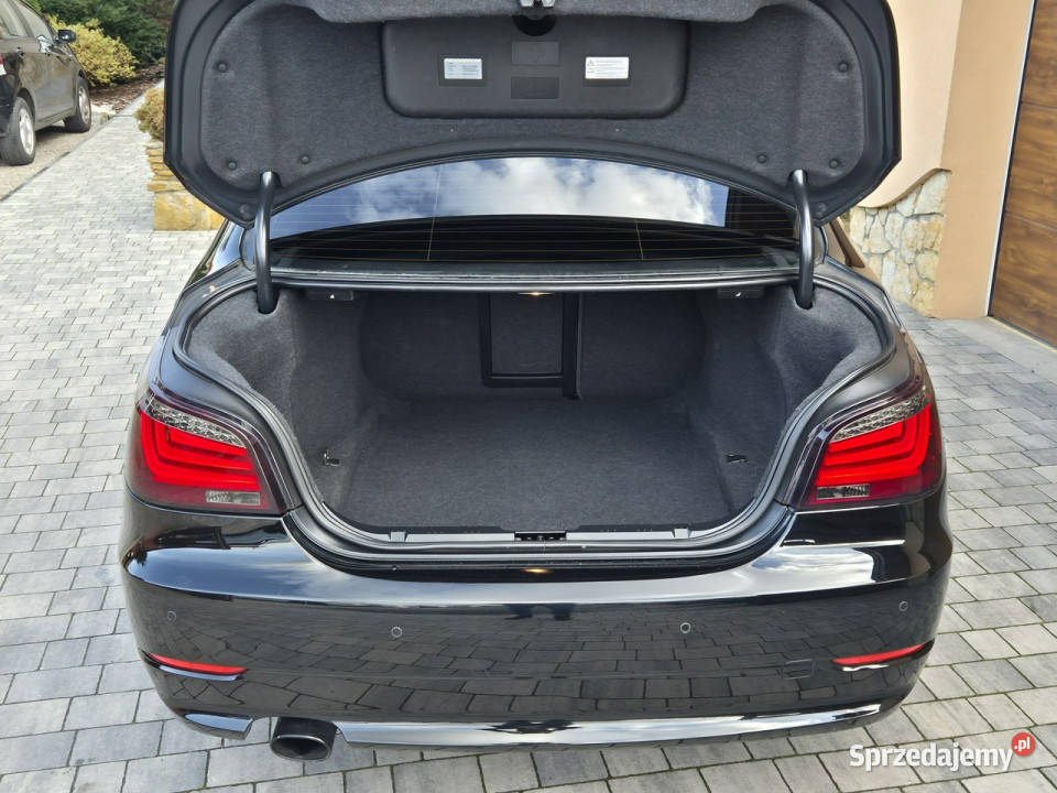 BMW 520 2009r Bogata wersja Wyjątkowo Zadnana Z kurtyny powietrzne