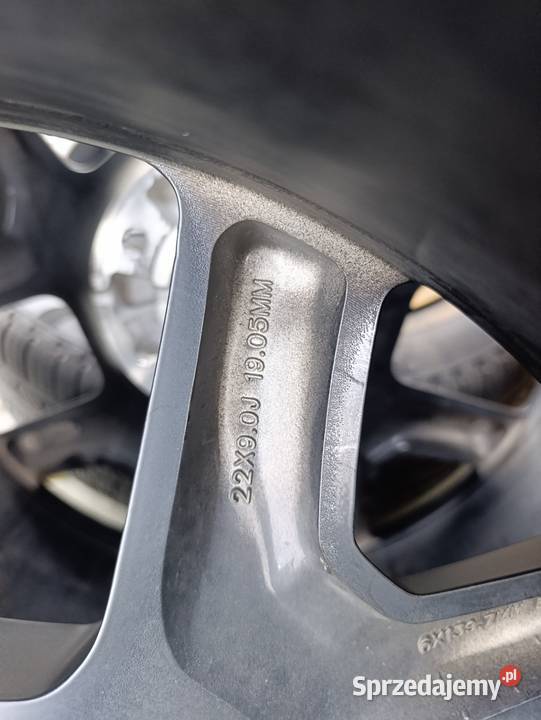 Opony felgi RAM 1500 R22 oryginalne MOPAR Czarny Las