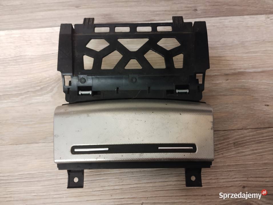 SCHOWEK DESKI POPIELNICZKA 8P0857951 AUDI A3 8P Gdańsk