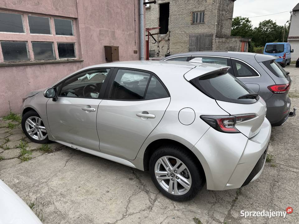 TOYOTA Corolla 18 Business HYBRID 2023r 230