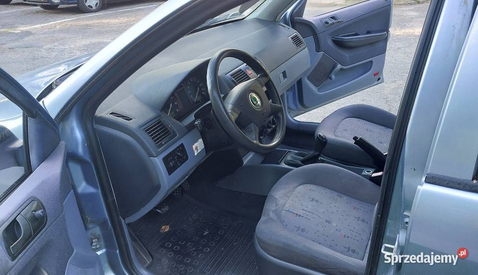 Skoda Fabia benzyna 14 68 Sedan auto idealne uszkodzony Praszka
