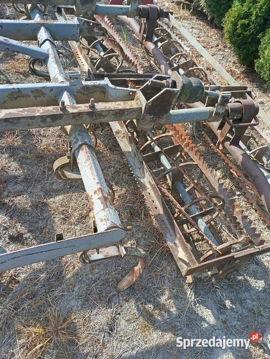 Agregat z wałkami na docisku uprawowy Markuszowa