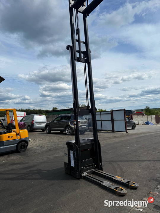 wózek paletowy z masztem CROWN ESi4000 Triplex łódzkie Działoszyn