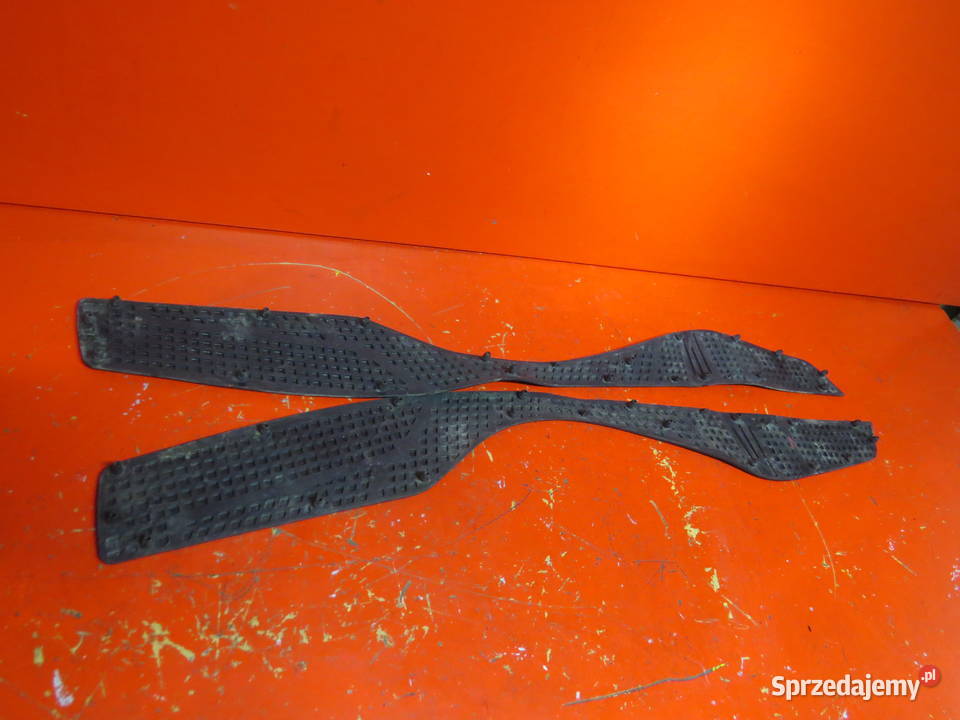 SUZUKI BURGMAN 400 250 07 k7 gumy na nogi