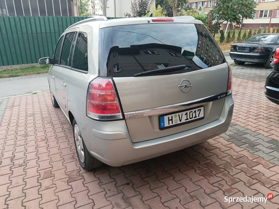 Opel Zafira B 7 osobowa gaz CNG hak holowniczy nieuszkodzony Tarnów