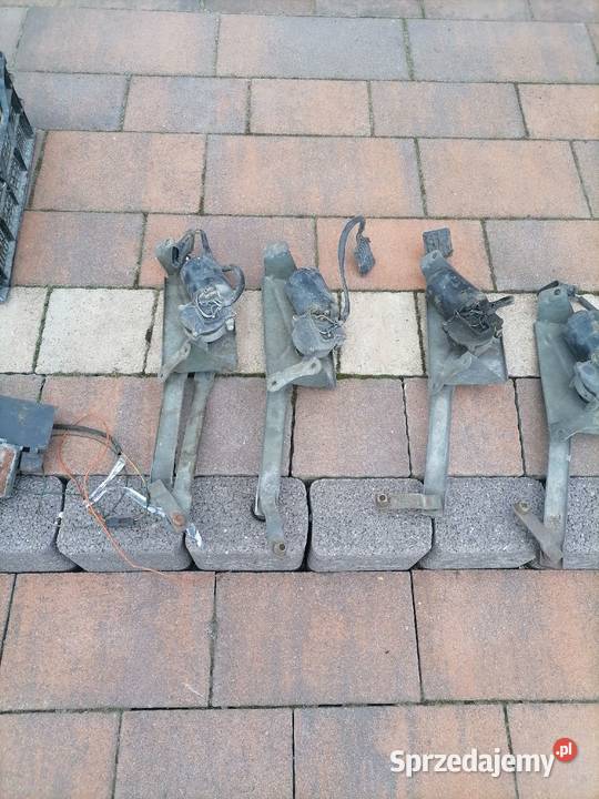 Silnik wycieraczek przód polonez z ramionami Silniki wycieraczek Łatanice