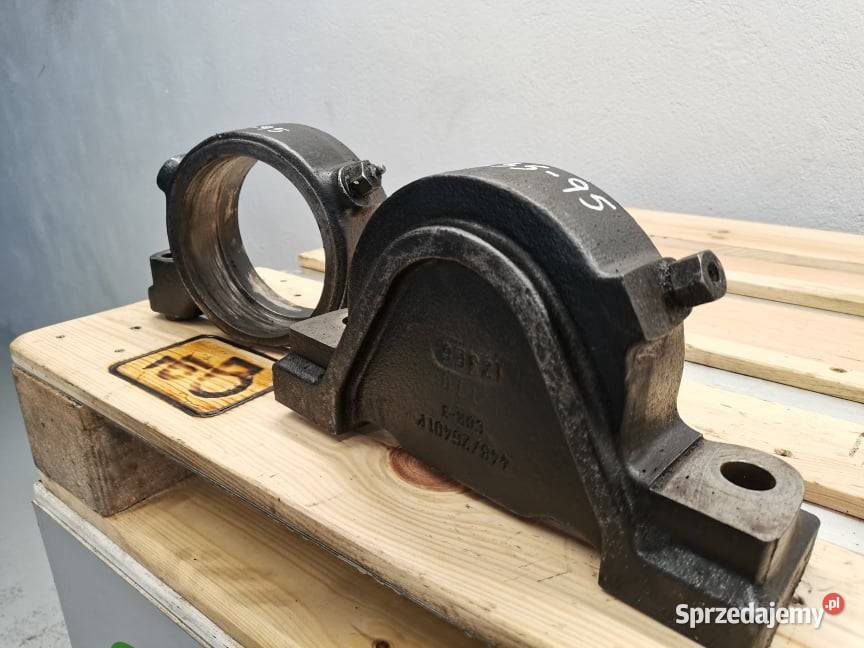 JCB 53595 Ucho mostu 44826301P