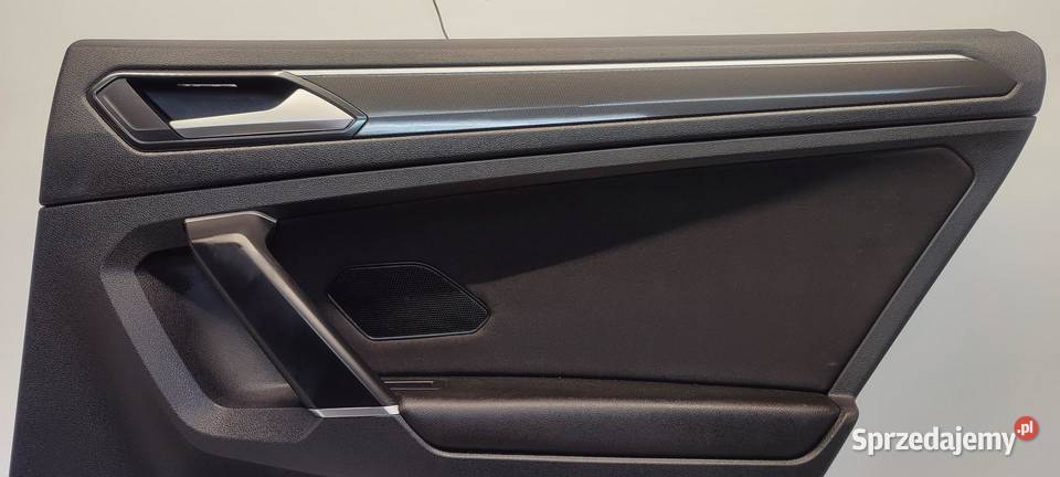 VW TIGUAN II BOCZEK DRZWI PRAWY TYŁ 5NA867212 P osobowe