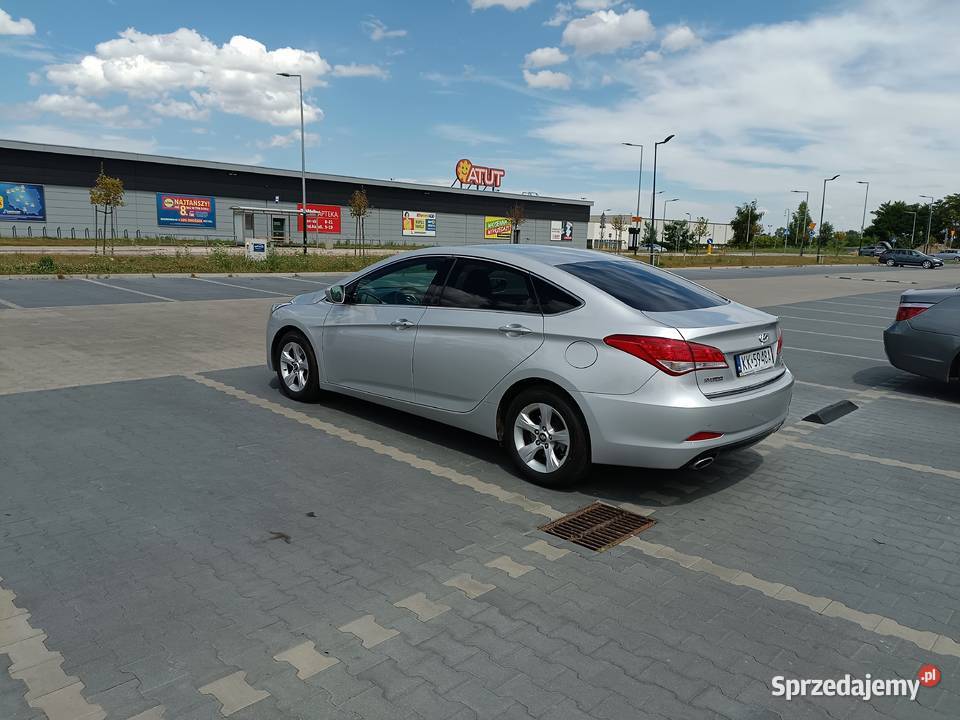 Sprzedam HYUNDAI I 40 17 CRDI SEDAN welurowa tapicerka