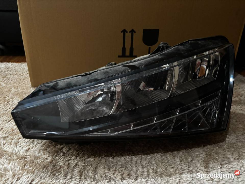 Lampa przednia LED lewa Skoda Scala 657941015