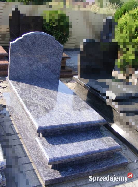 Nagrobki granitowe i Kostka wokół grobu