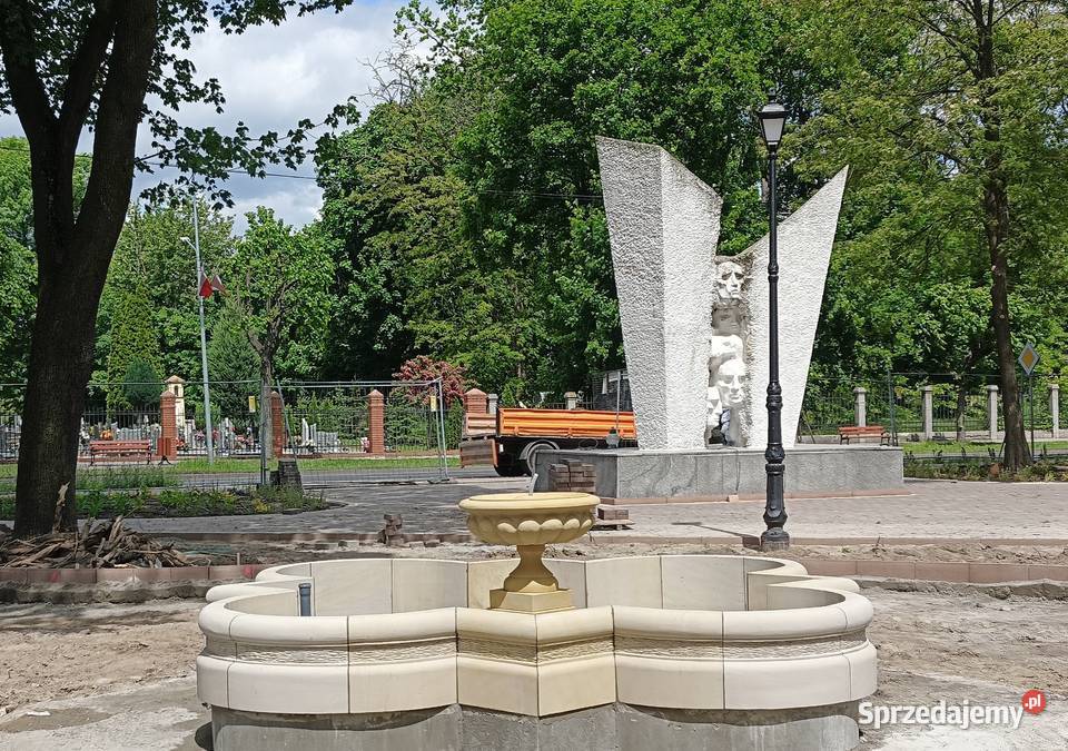 Fontanna z kamienia naturalnego piaskowiec