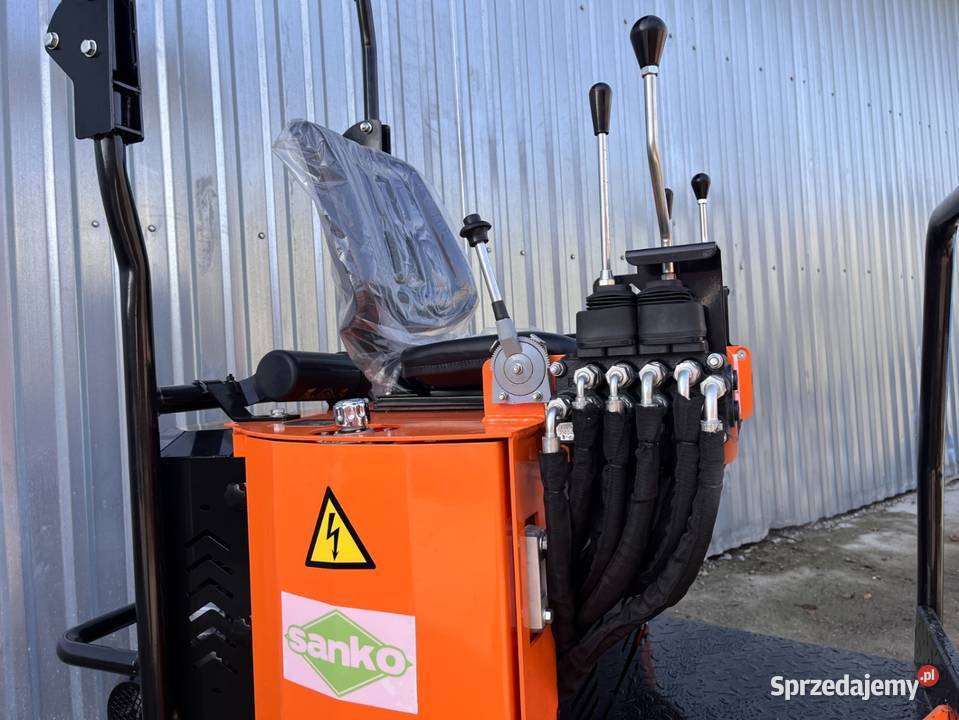 Koparka SANKO spalinowoelektryczna z wychyłem 1h Małuszyn