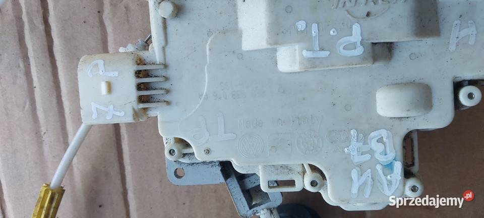 Zamek drzwi tył prawy AUDI A4 B7 7PIN osobowe Szczecin