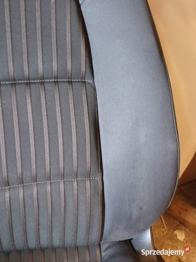 Fotele przód a4b8