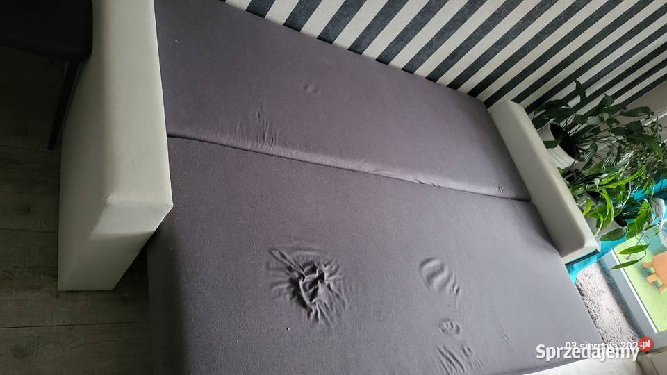 Sofa rozkladana trzy ososbowa