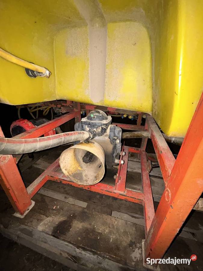 Opryskiwacz Agromax 600l zasięg 12m Koniuchy