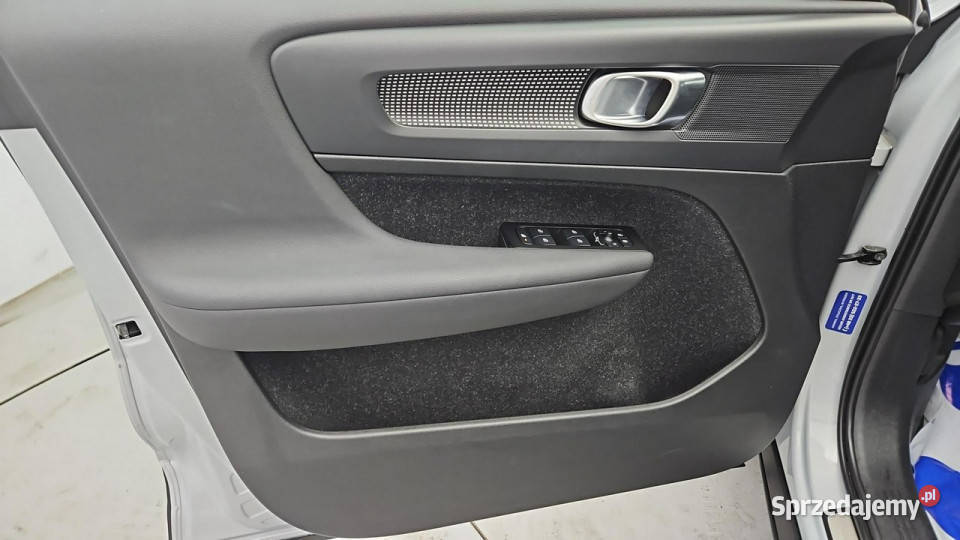 Volvo XC 40 T5 PlugIn Hybrid RDesign aut Salon hybryda XC 40 Warszawa sprzedam