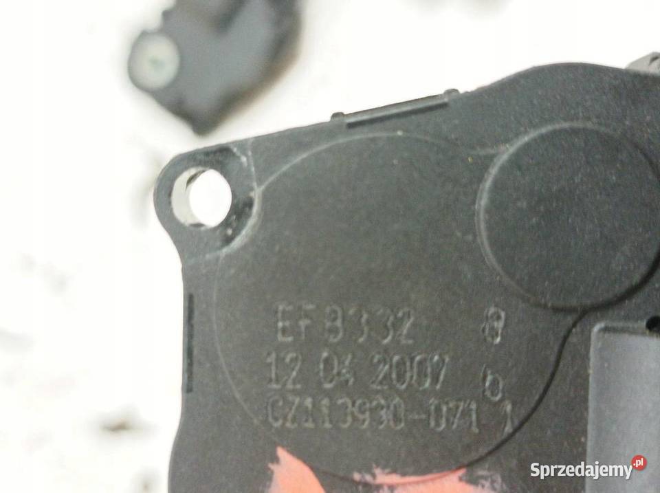 SILNICZEK NAGRZEWNICY KPL 4 EFB332 CZ1139300711 Rok produkcji 2007
