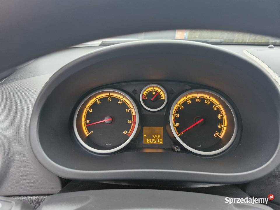 Opel Corsa D 12 benzyna 80 5 drzwi klima Zelów sprzedam