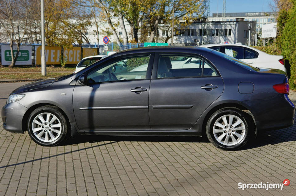 Toyota Corolla salon Polska bogata wersja Corolla Warszawa