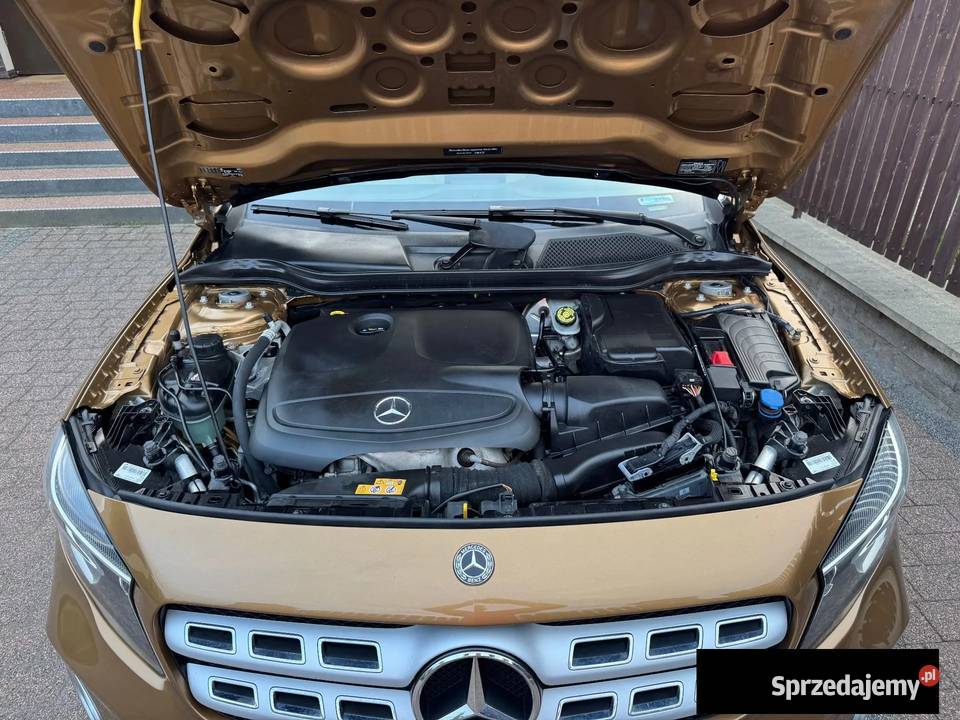 MercedesBenz GLA 20 Benzyna 250 4X4 211 2017r Narama