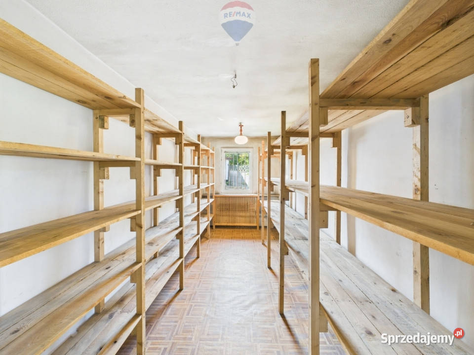 Obiekt biurowy z potencjałem inwestycyjnym Ilość pomieszczeń 14 Sprzedaż