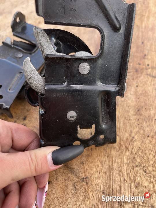 Zamek lampy BMW F20 F30 prawy lewy Pozostałe