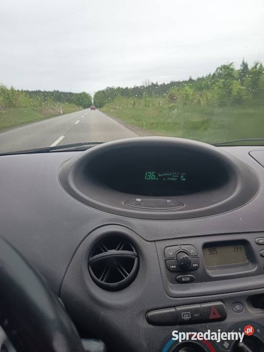 Toyota Yaris 10 2000r benzyna 74KM mazowieckie sprzedam