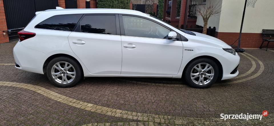 Sprzedam Toyota Auris Hybryda Izabelin C