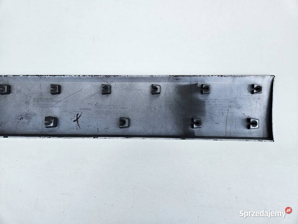 RENAULT TRAFIC OPEL VIVARO LISTWA DRZWI PRAWA sprzedam