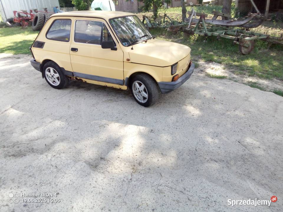 Fiat 126p na chodzie Izbica-Wieś