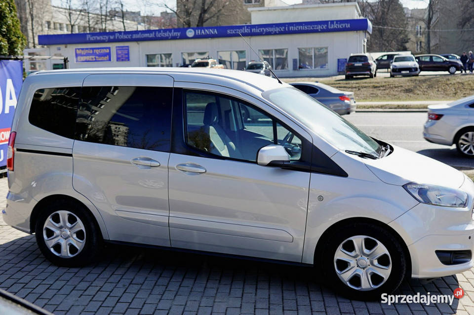 Ford Tourneo Courier salon Polska serwis ASO isofix