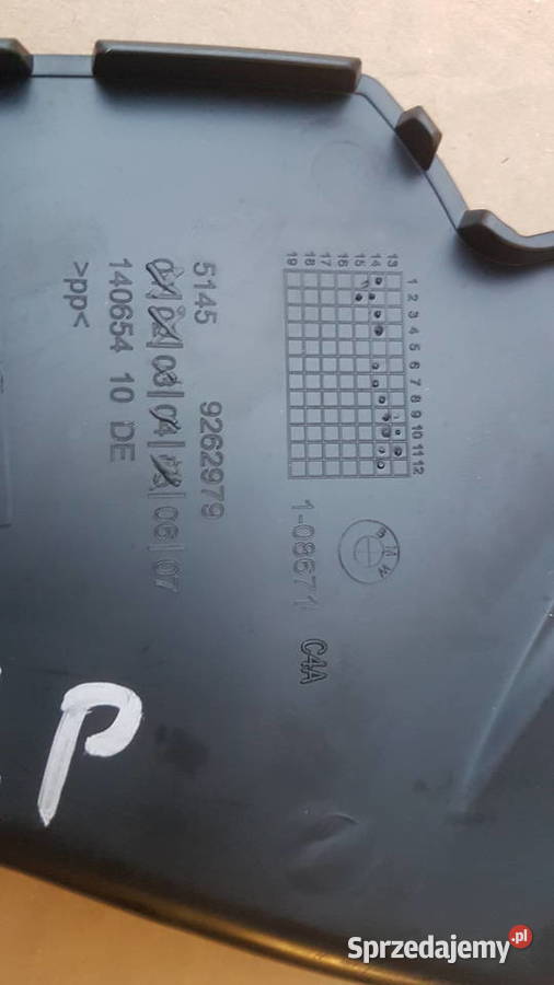 BMW 218d seria 2 F45 Active Tourer zaślepka