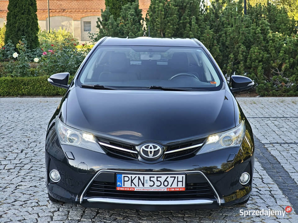 Toyota Auris II 2012 Hatchback Sadlno