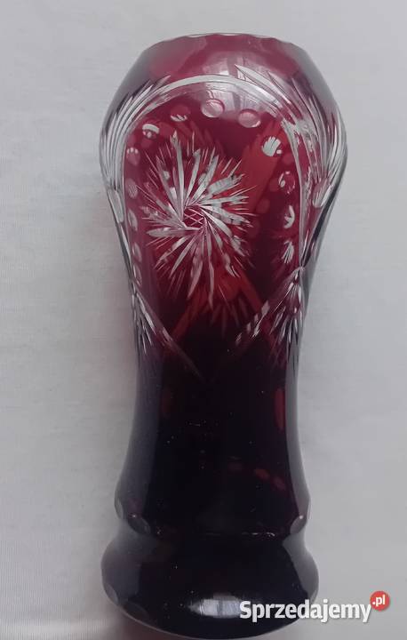 Rubinowy ręcznie szlifowany wazon kryształowy Koźminek