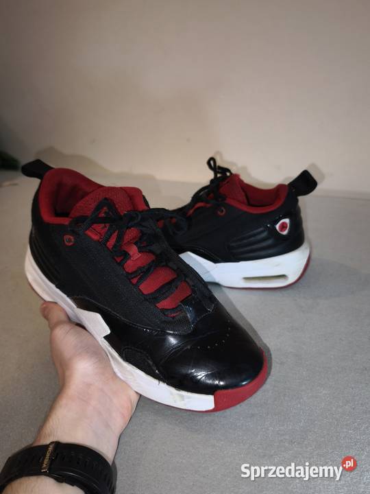Buty Jordan w czarnoczerwonej kolorystyce Legionowo