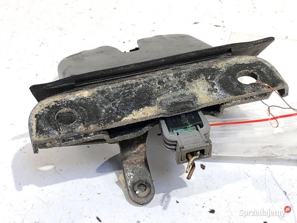 ZAMEK KLAPY TYŁ AUDI A4 B6 Hatchback 8E9827520 Motoryzacja podkarpackie