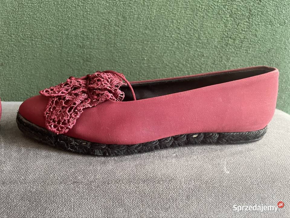 Baleriny burgundowe