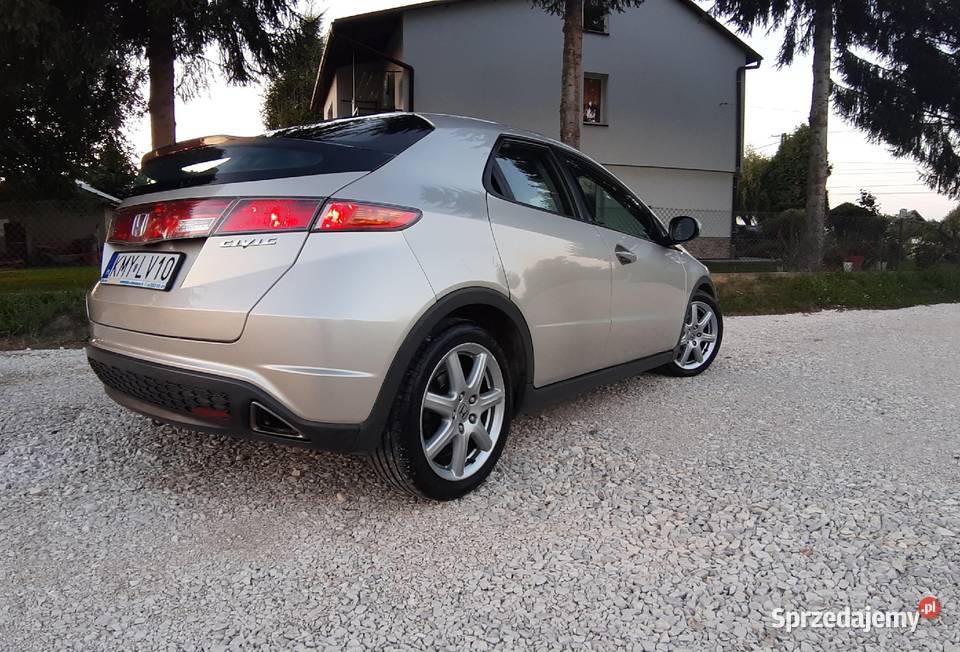 Honda Civic 18 iVTEC Executive panorama lakier metallic Civic Niedomice