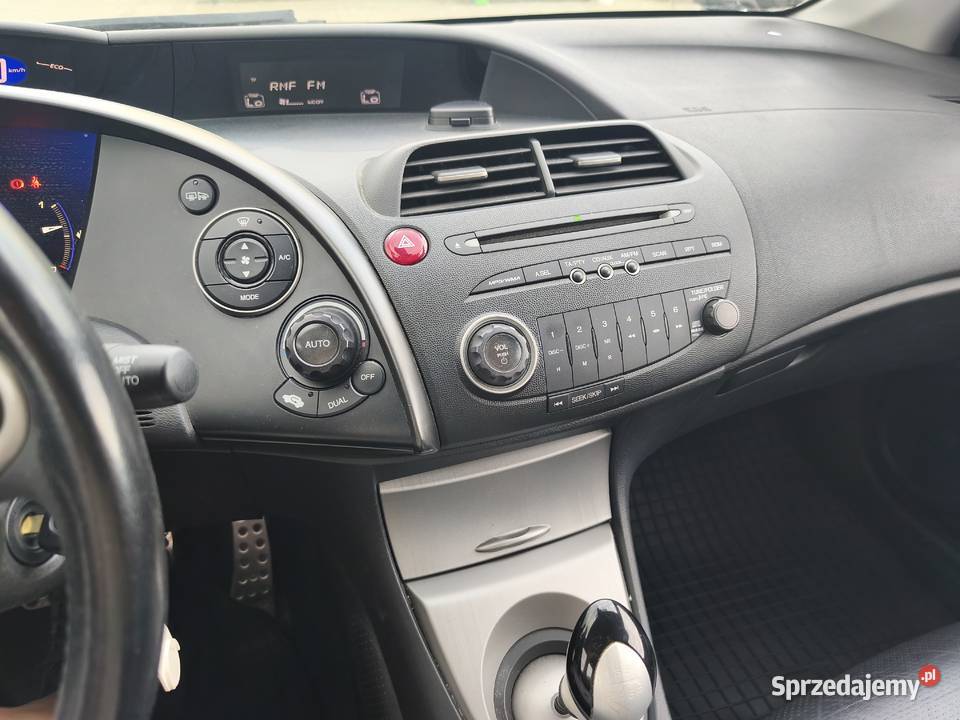 Ładną honda Civic ufo 18 w oryginalnym lakierze czujnik martwego pola Starachowice sprzedam